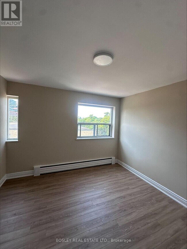 Photo du bâtiment - 605-972 EGLINTON Ave