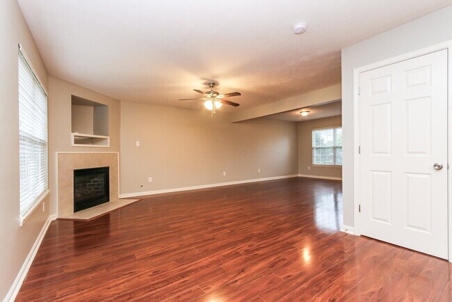 Foto del edificio - 12046 Royalwood Dr