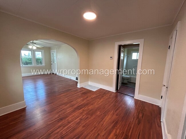 Building Photo - 3 Bed 1 Bath Home in West Toledo