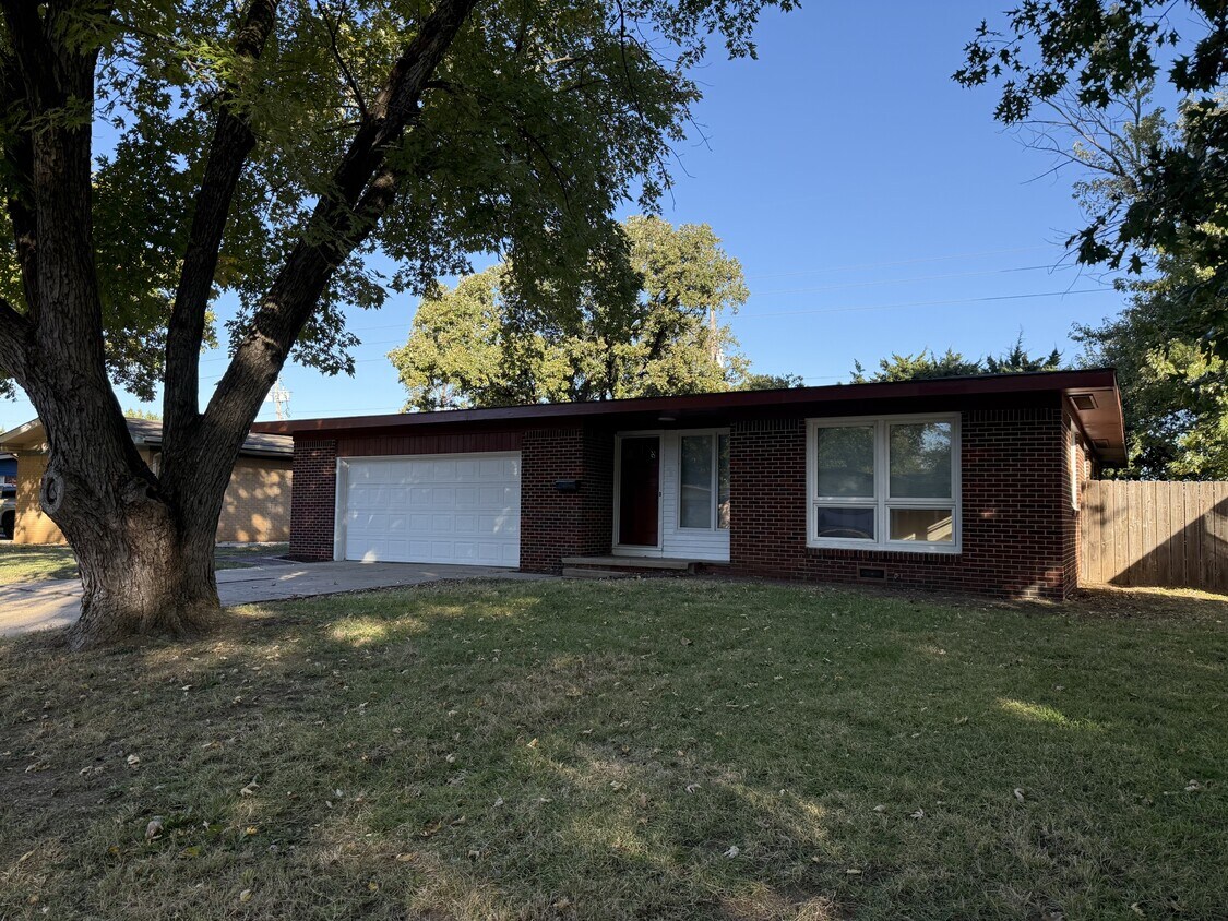 Primary Photo - 8514 W 9th St N