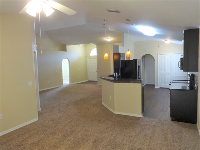 Building Photo - 7337 Fox Grove Road