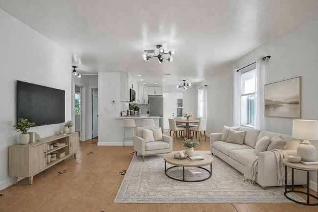 Virtually Staged - 920 NE 34th Ct