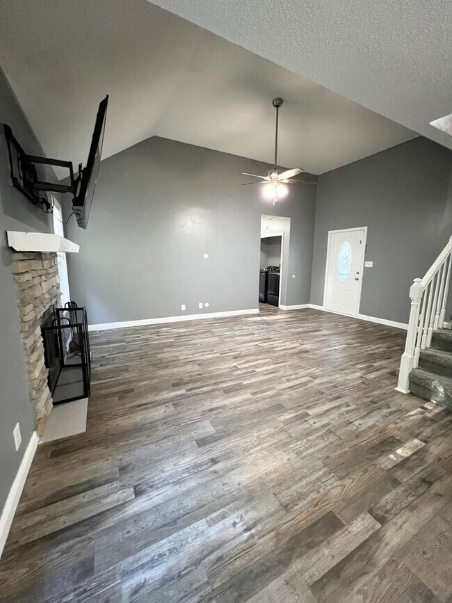 Building Photo - 3848 Yeager Ct