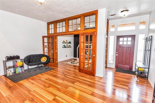 Building Photo - 13630 Cedar Point Dr