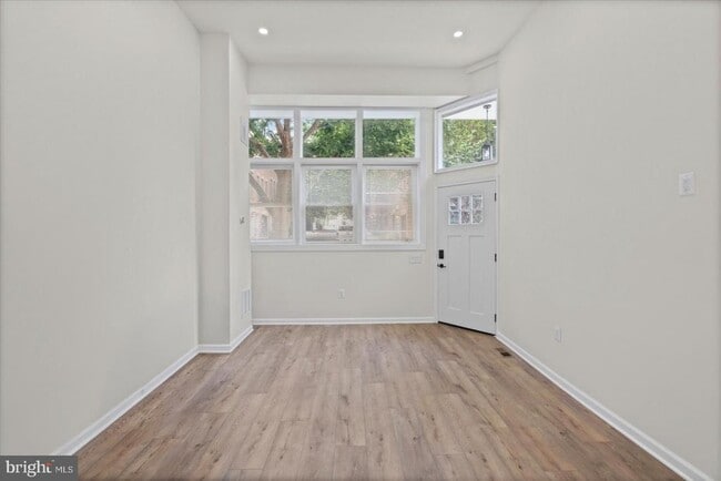 Foto del edificio - 1723 E Lombard St