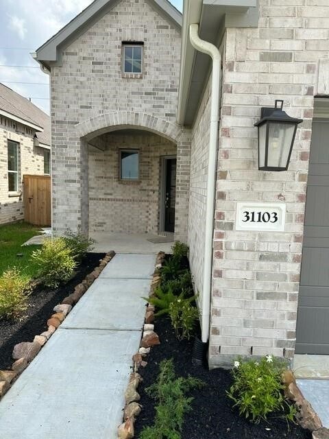 Building Photo - 31138 Myers Hvn Ln