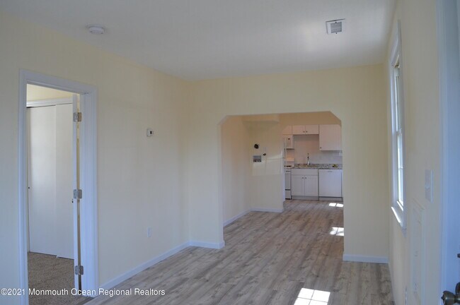 Building Photo - 186 S Park Ave