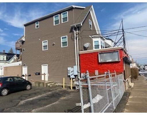 Primary Photo - 261-265 Belmont St