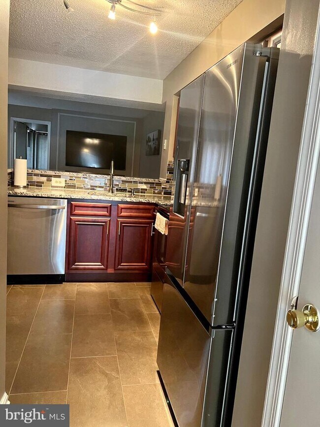 Foto del edificio - 14109A Lauren Ln