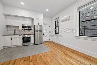 Building Photo - 1121 Dayton St
