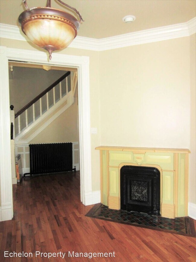Building Photo - 3 br, 2 bath House - 705 S. Broadway