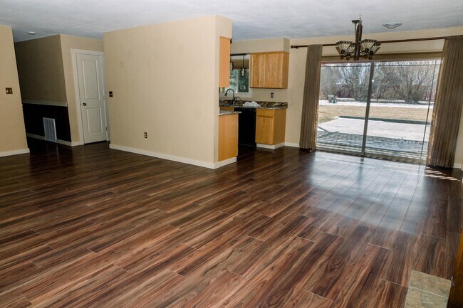 Building Photo - 1007 Middlemas Rd