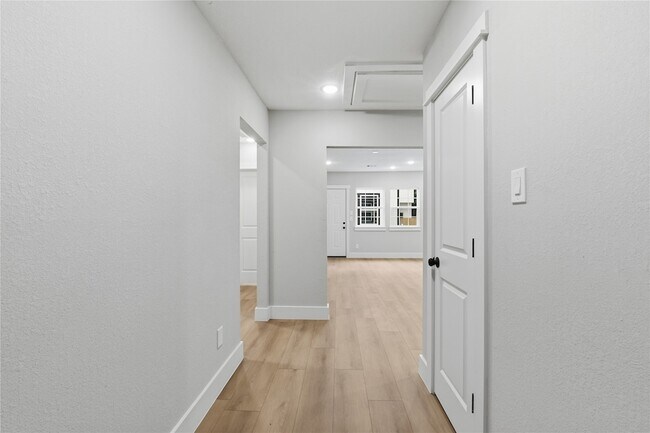 Foto del edificio - 4610 Providence St