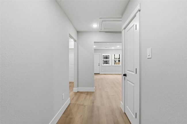 Building Photo - 4610 Providence St