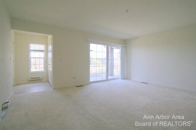 Foto del edificio - 116 W Oakbrook Dr