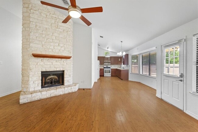 Foto del edificio - 8909 Romayne Ln