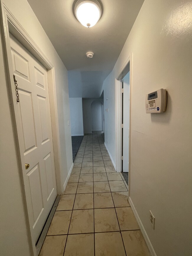 Foto del edificio - Now Available in Lehigh-3 Bedroom 2 Bath D...