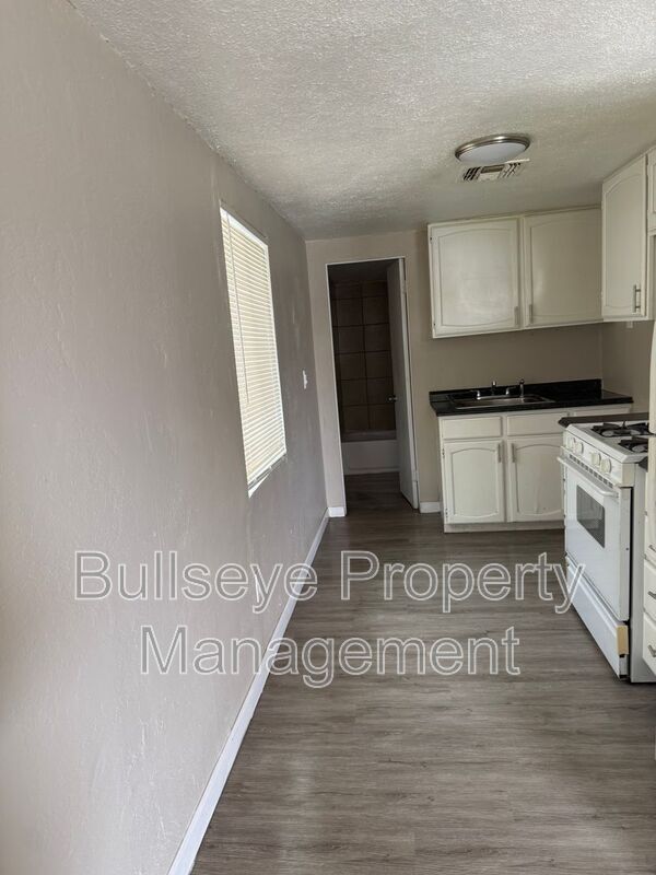 Building Photo - 1805 North 25th Pl