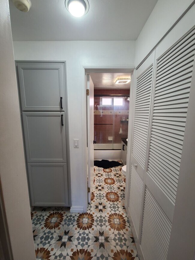 Foto del edificio - Updated 1Bd/1Ba Condo in Gated Community i...