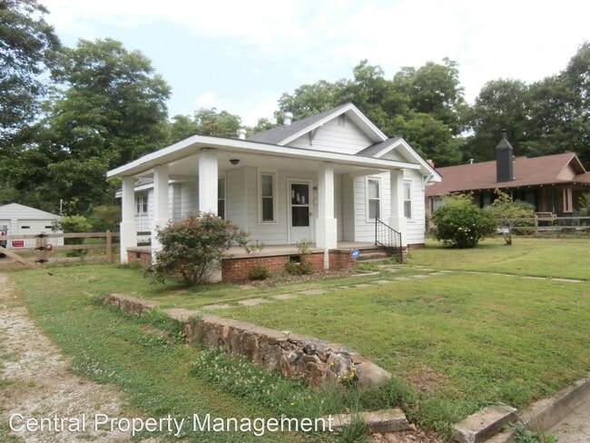Building Photo - 3 br, 1 bath House - 702 Trade Street