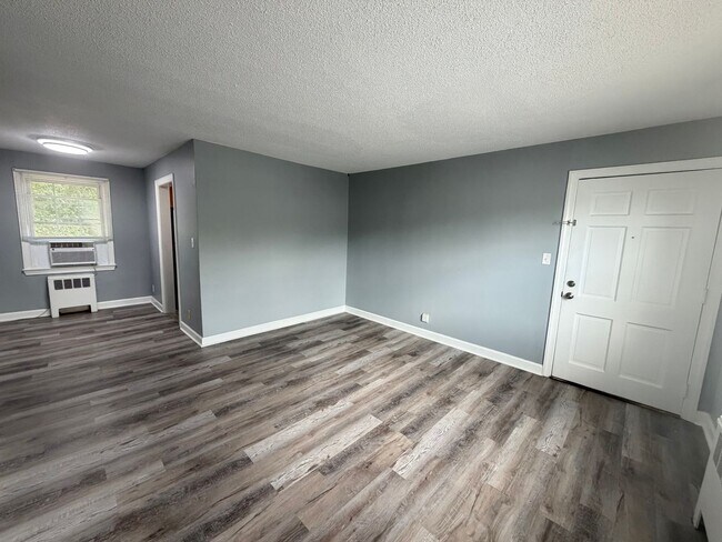 Foto del edificio - 1400 Roslyn Dr