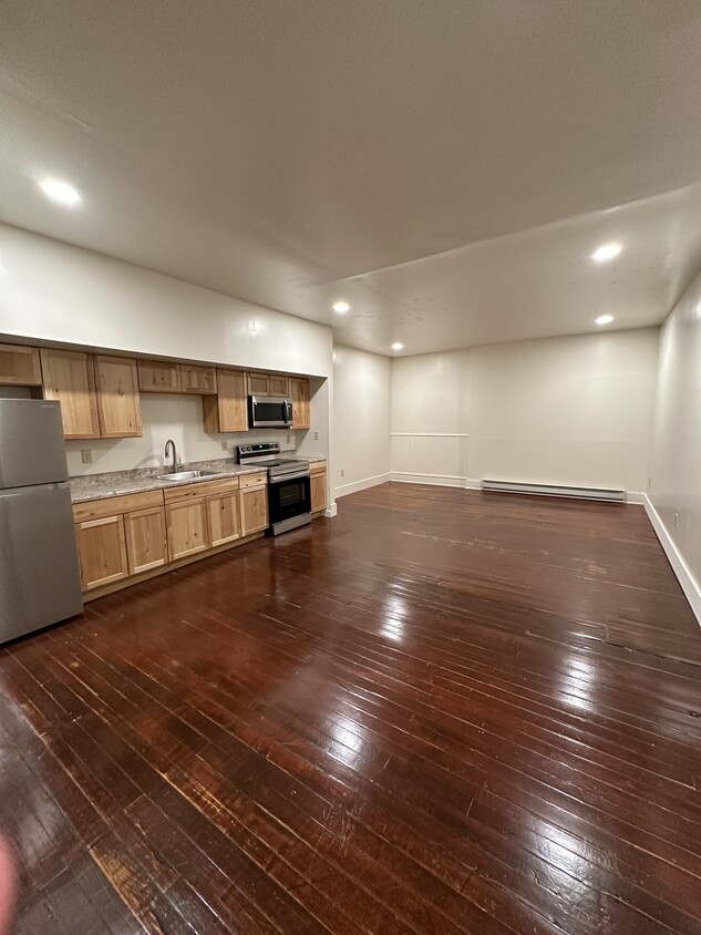 Foto principal - 111 Montour St N