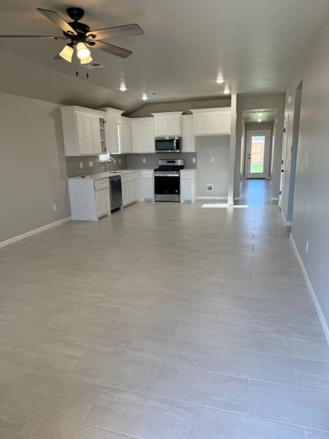 Building Photo - Brand New Duplex For Lease! 650 Juniper!