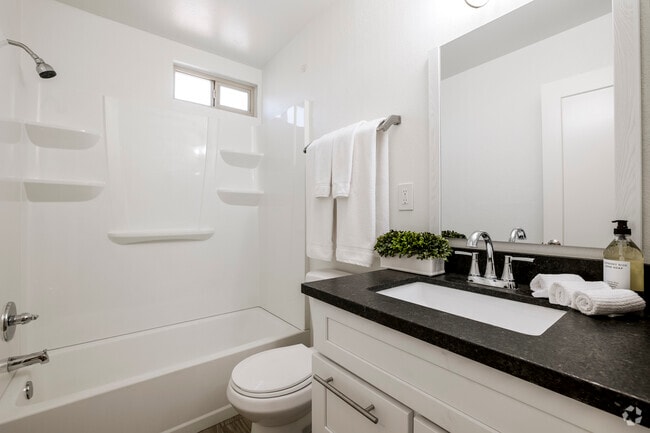 2BR, 1BA - 800SF - Bathroom - Papago View Apartments