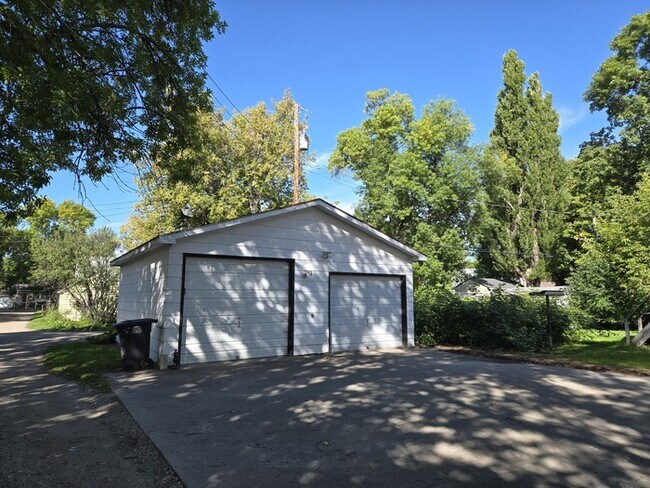 Foto del edificio - 1420 Linden Ct