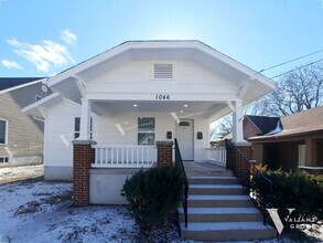 Building Photo - 1046 W State St