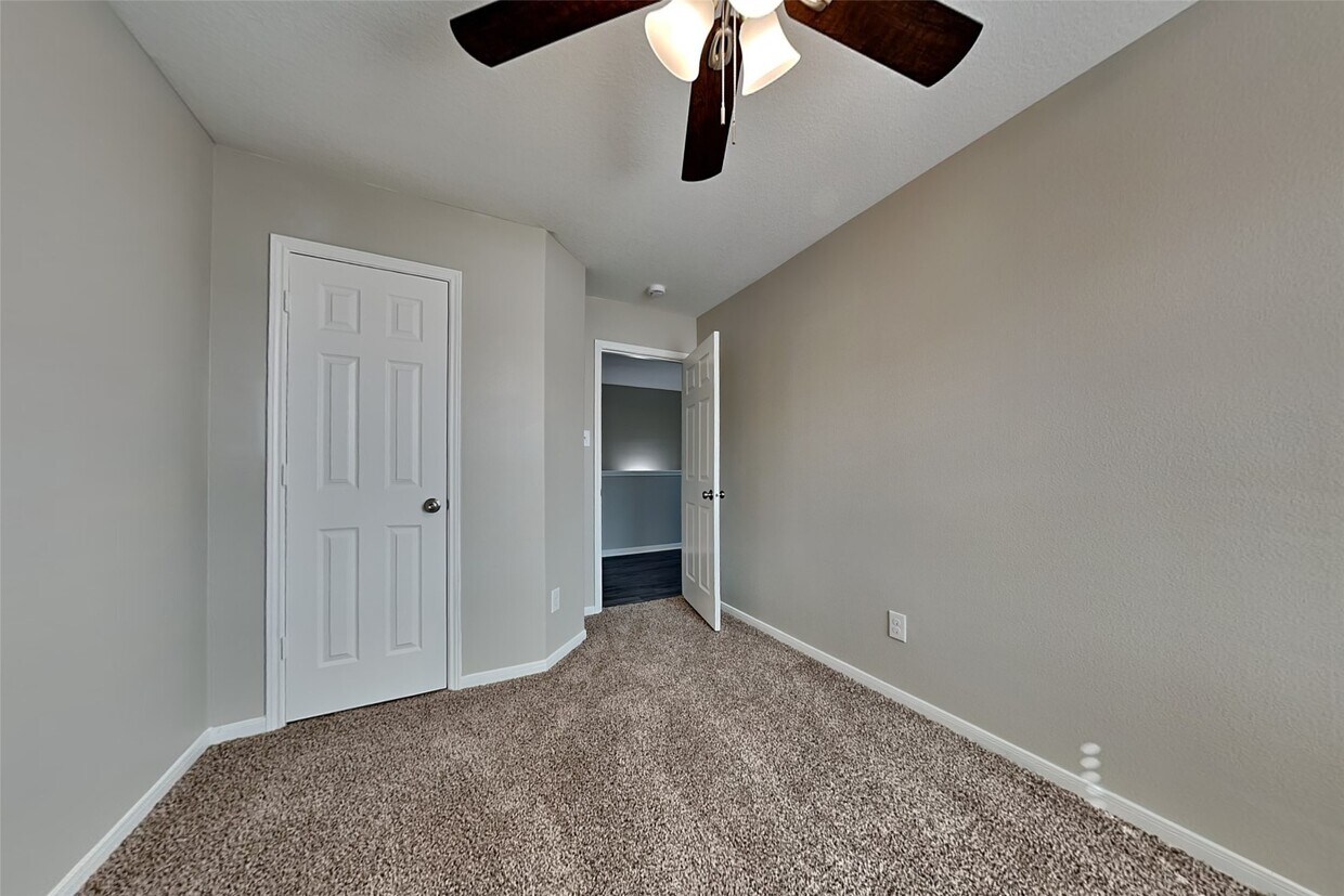 Foto del edificio - 16825 Greenhouse St