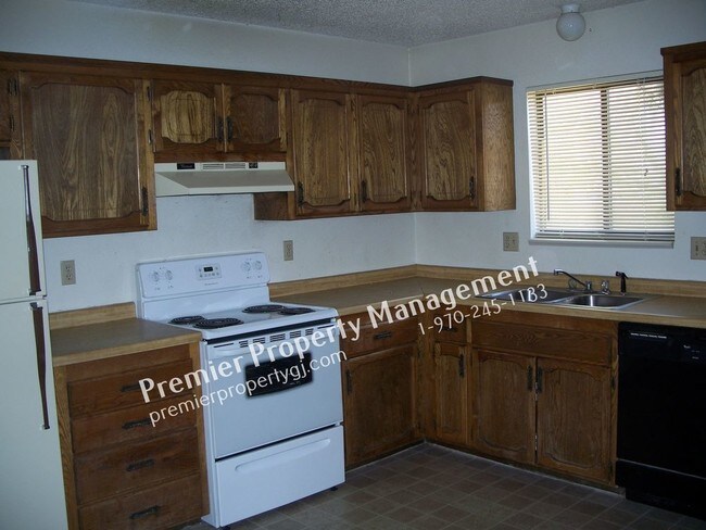 Building Photo - 3237 D 1/2 Road A