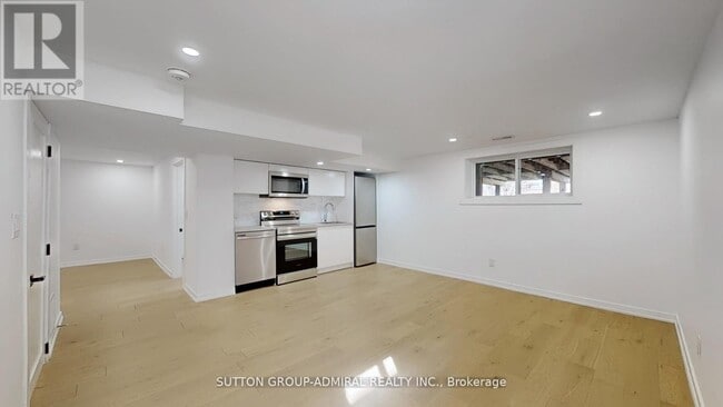 Building Photo - 118 Clifton Ave