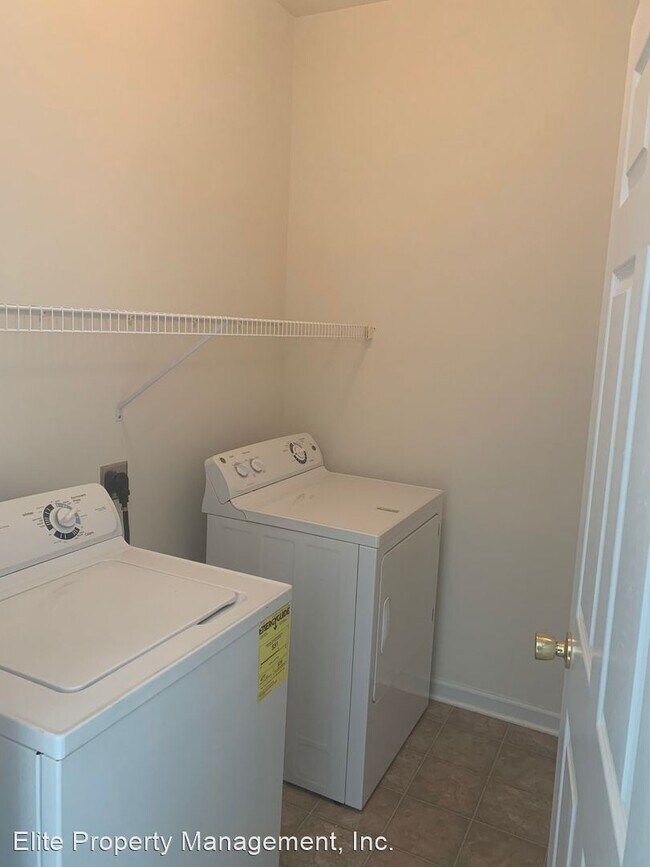 Building Photo - 3 br, 2.5 bath House - 525 Marion Rd