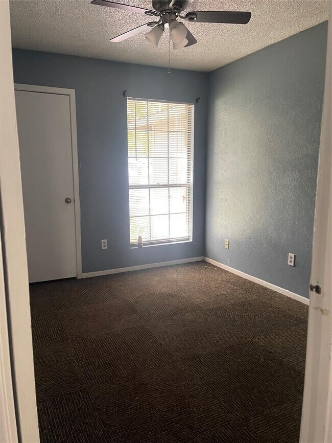 Building Photo - 4808 Spring Meadow Cove