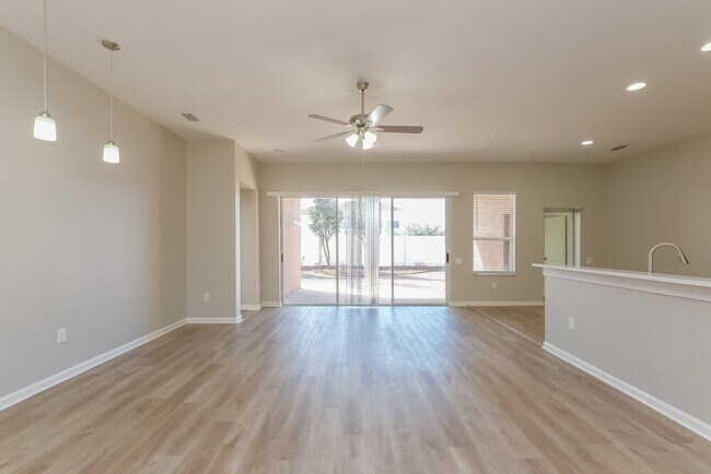 Building Photo - 1932 Heartland Cir