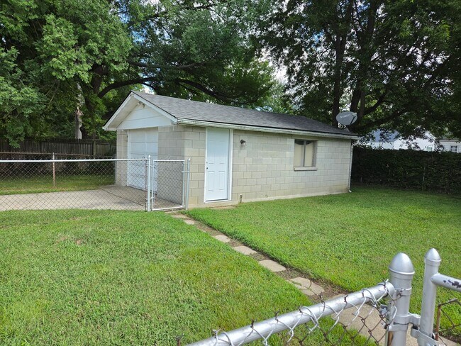 Foto del edificio - 1091 Bicknell Ave