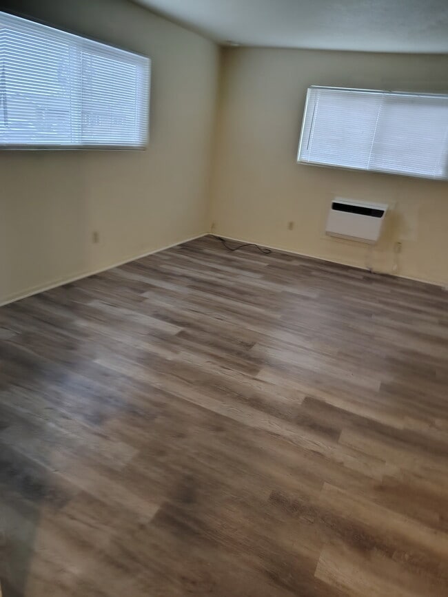 Foto del edificio - 730 Plumas Ave