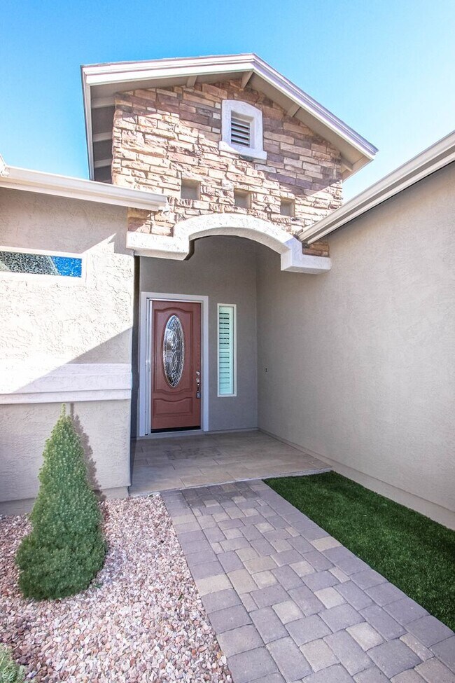 Building Photo - 4 Bedroom Home in Granville