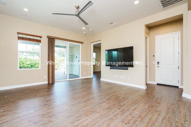 Building Photo - Beautiful 3-Bedroom Home with Main-Floor P...