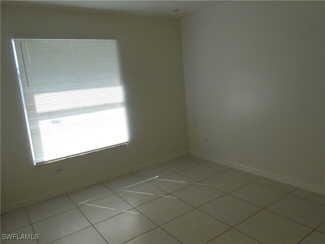 Foto del edificio - 4946 Golfview Blvd