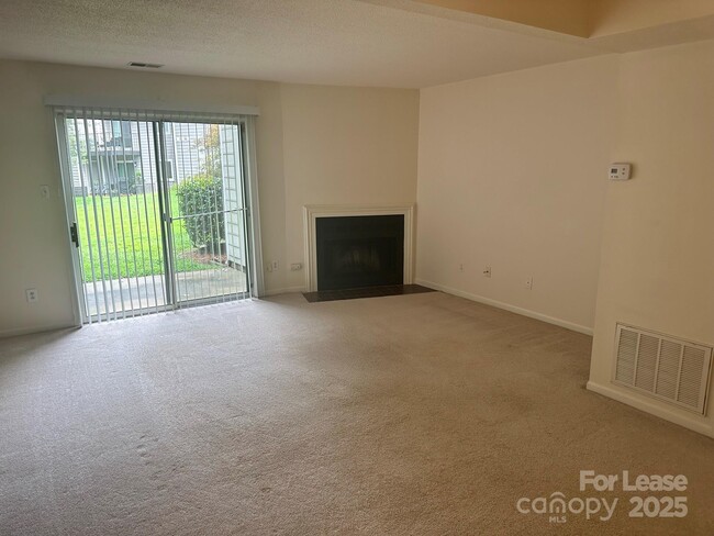 Building Photo - 2939 Heathstead Place