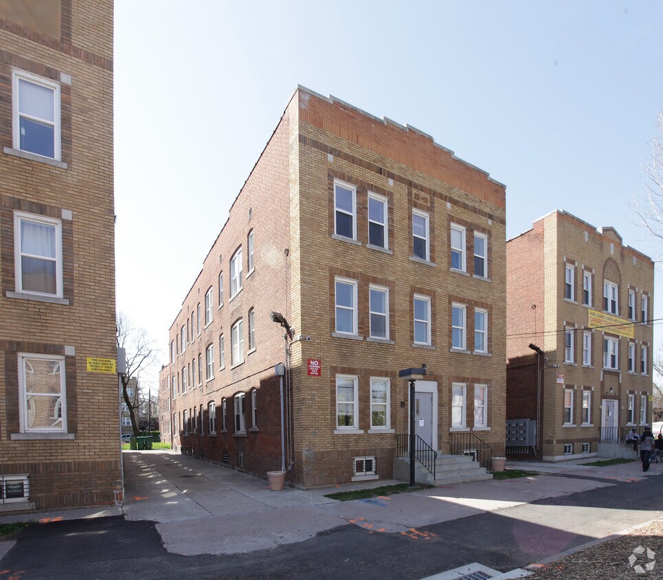 Garden Of Bedford Apartments
