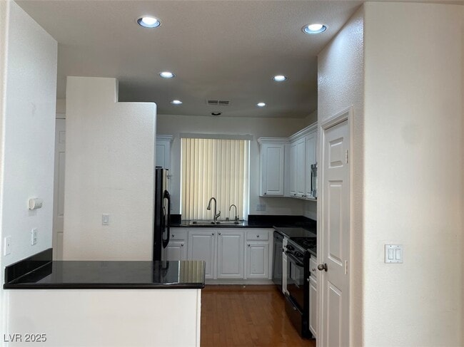 Building Photo - 6262 Tillman Crest Ave