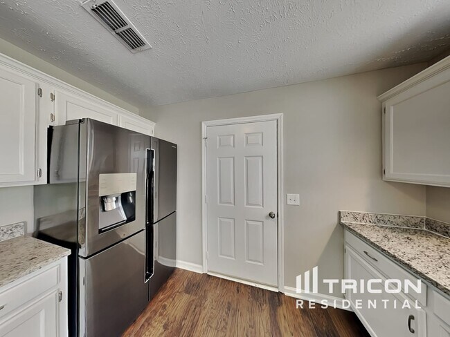Building Photo - 504 Sanders Drive La Vergne TN