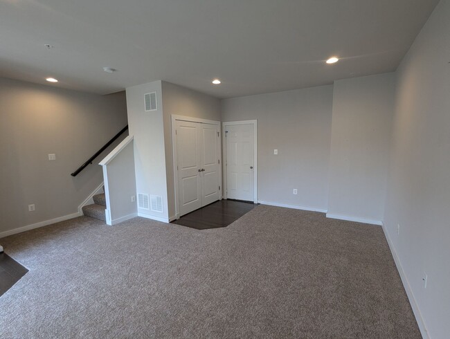 Building Photo - 1129 Lawler Dr