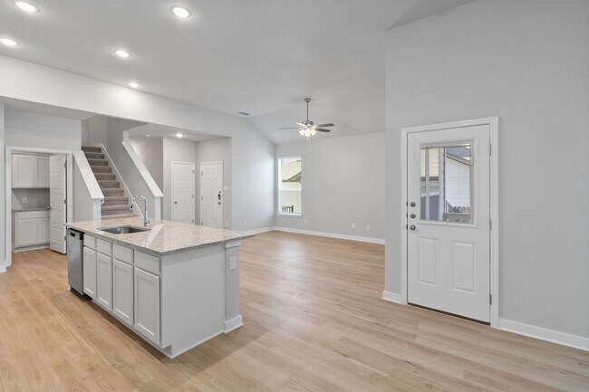 Foto del edificio - Stunning 4x2.5 Luxury Duplex in Buda, TX!