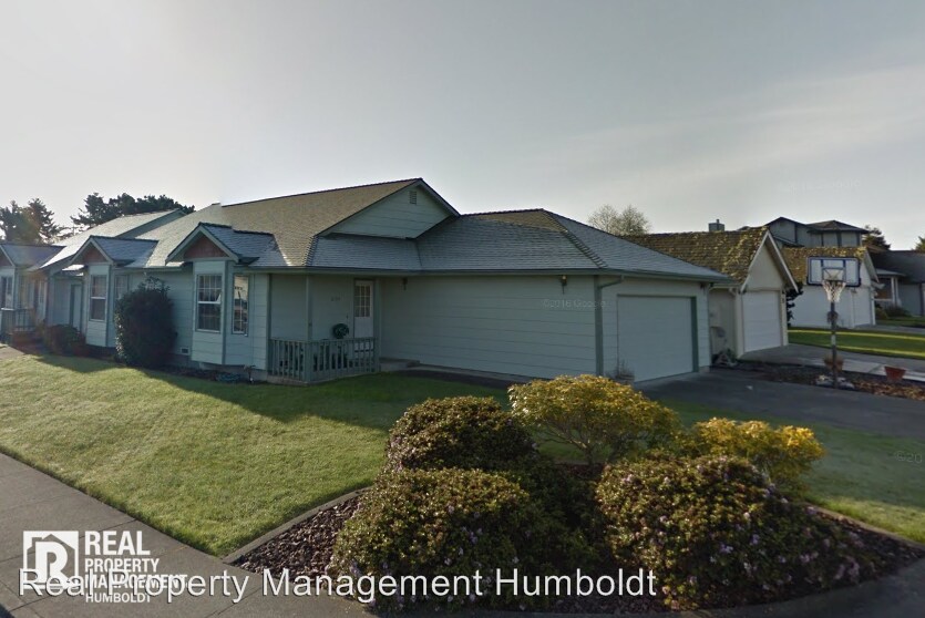 2135 Trinity St, Eureka, CA 95501 Condo for Rent in Eureka, CA