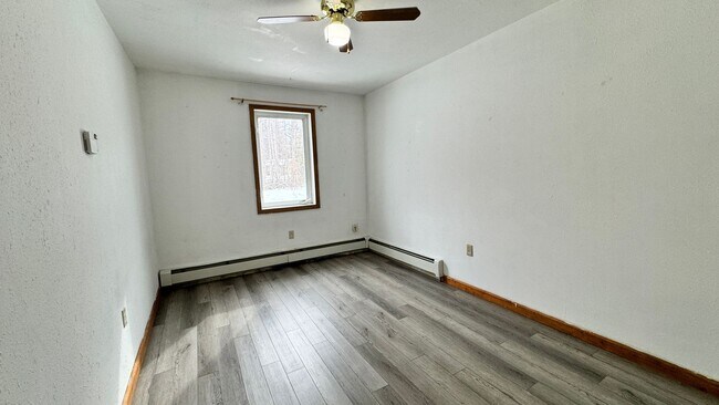 Foto del edificio - 3779 Mitchell Ave