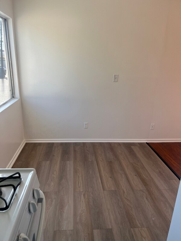 Foto del edificio - 3110 Livonia Ave